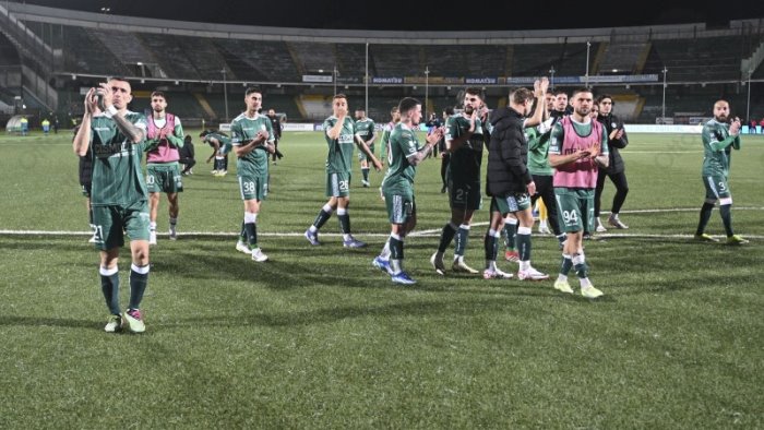 avellino crotone 1 0 tabellino e voti dei lupi