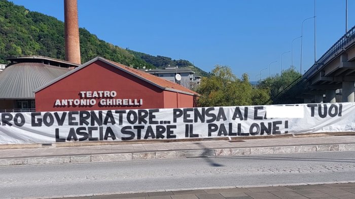 salernitana in b accuse pure alla politica nel silenzio generale della citta