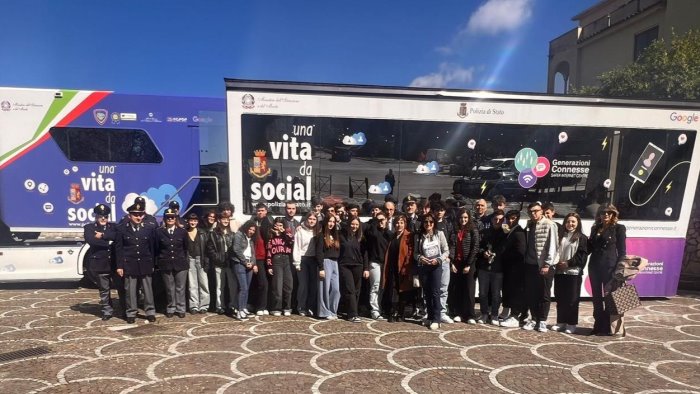 campagna itinerante di educazione alla legalita una vita da social