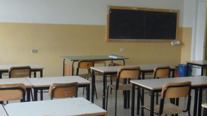 gesualdo topi a scuola stop alle lezioni e scatta la derattizzazione