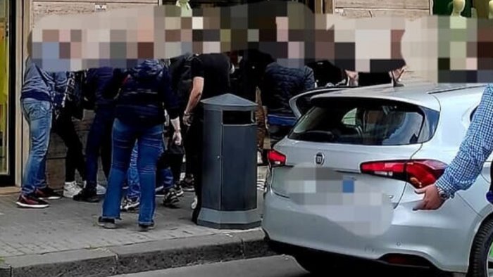 avellino fermati due ragazzi tensione in centro citta