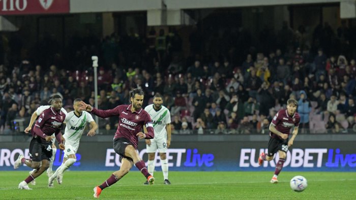 salernitana sassuolo 2 2 candreva dobbiamo solo chiedere scusa