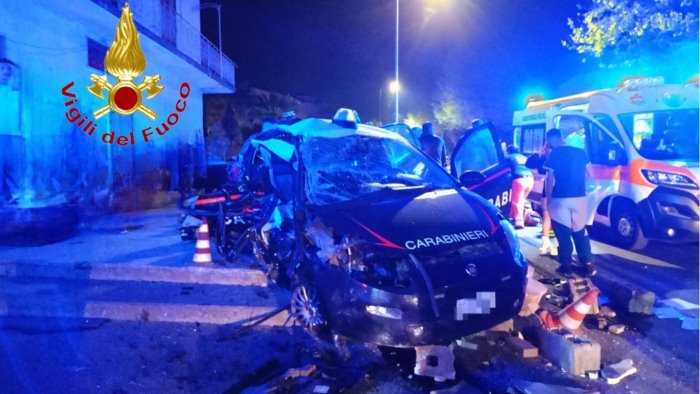 tragico incidente nel salernitano perdono la vita due giovani carabinieri