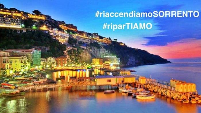 sorrento sabato sera luci accese per riaccendere il turismo