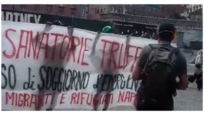 napoli flash mob contro la sanatoria truffa