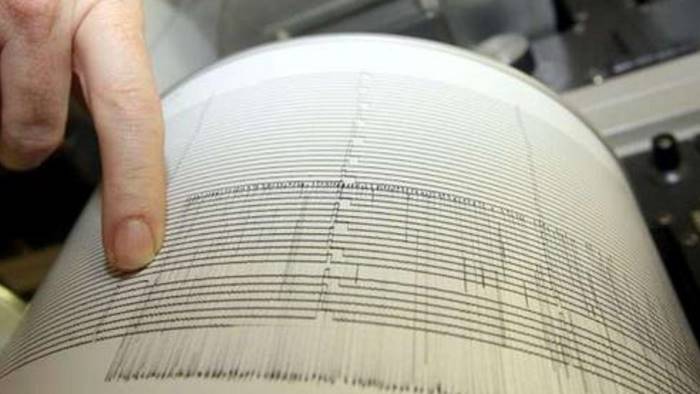 terremoto 6 scosse nella notte sequenza sismica in irpinia