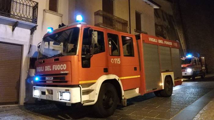 ariano vigili del fuoco in azione per una fuga di gas