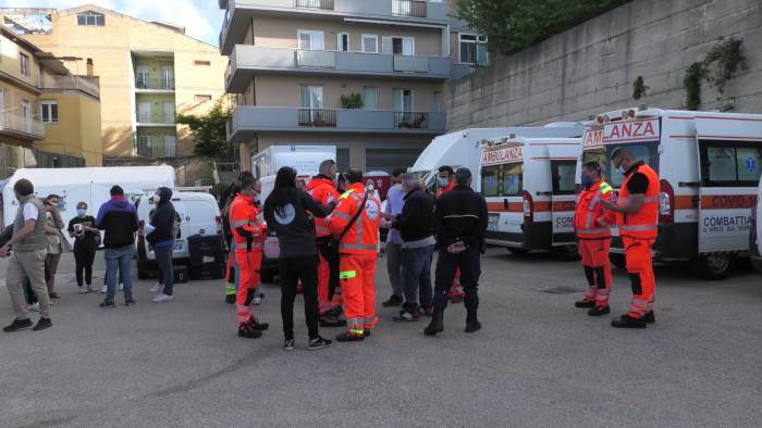 screening ariano partita la macchina dei tamponi a domicilio