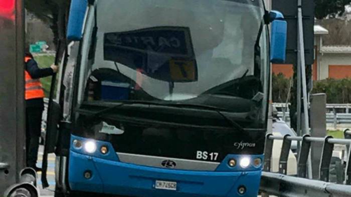 bus affollati utenti indisciplinati serve vigilanza