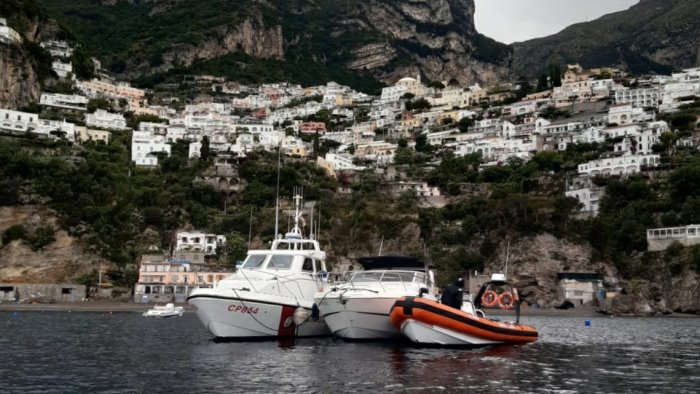 imbarcazione in avaria a largo di positano salvati in tre