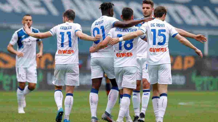 l atalanta batte il genoa 4 3 e vola in champions