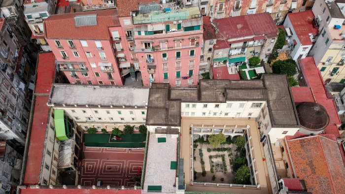 da venezia a napoli destinazione quartieri spagnoli