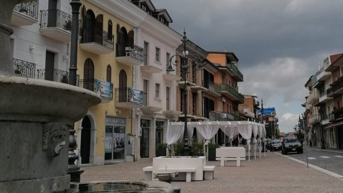 torna l isola pedonale in centro a grottaminarda