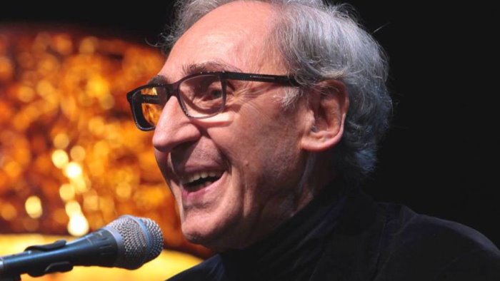 musica in lutto e morto franco battiato