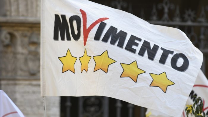 scontro m5s associazione rousseau sui dati iscritti