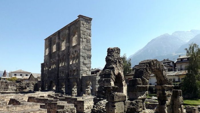 covid da domani valle d aosta in rosso e 5 regioni arancioni