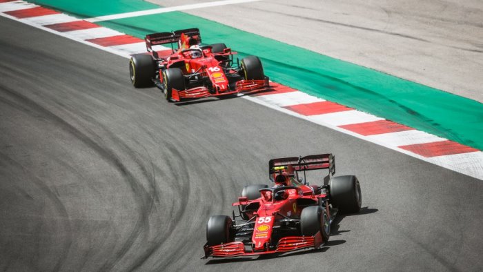 doppietta ferrari in fp2 monaco leclerc precede sainz