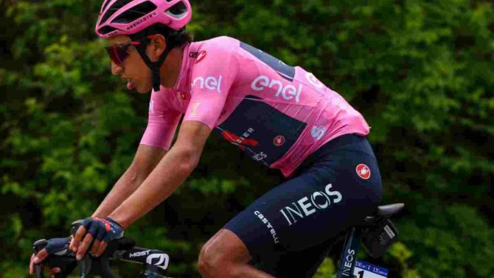 campenaerts vince la 15 tappa del giro bernal in rosa