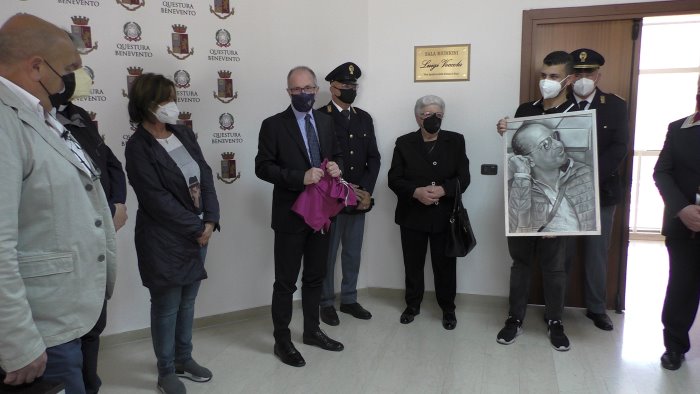 sala riunioni questura intitolata a luigi voccola foto