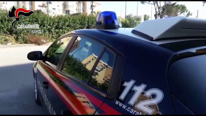 coppia con un chilo e mezzo di droga in casa arrestati