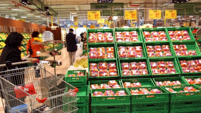 a maggio cresce fiducia per consumatori e imprese