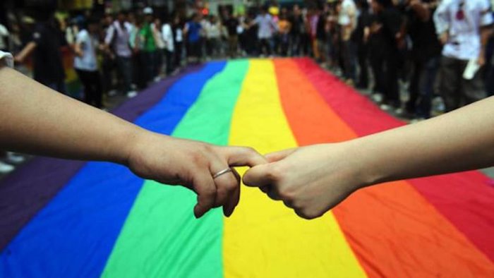 palermo coppia gay aggredita urgente approvare ddl zan