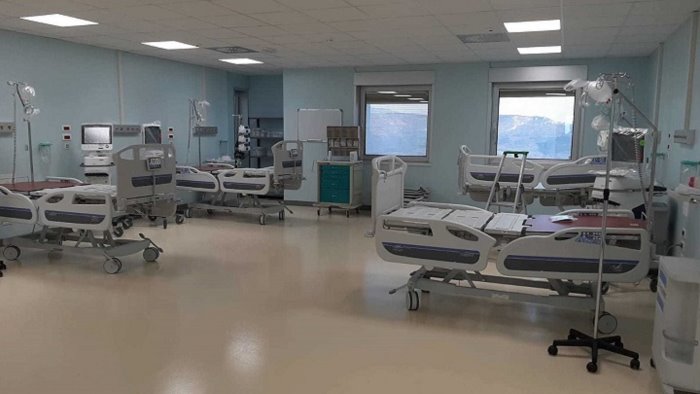 ariano si svuota terapia intensiva solo 9 malati in ospedale