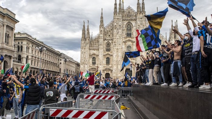 scudetto all inter assembramenti il primato lombardo