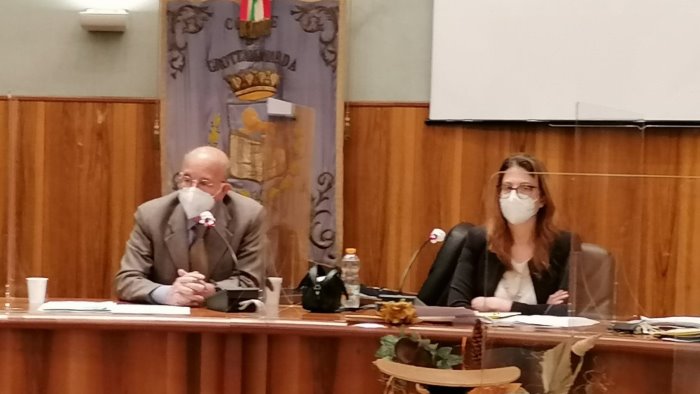 maggiore rispetto per figura addetto stampa e regole consiglio