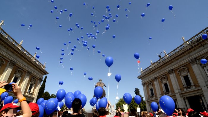 festa dell europa mobilitazione per polonia e ungheria