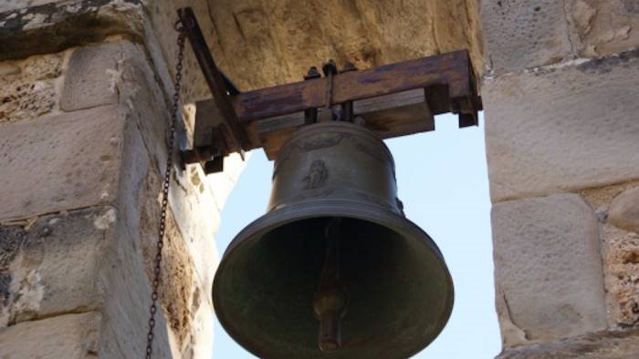 salerno polemica sulle campane delle chiese stabilite nuove regole