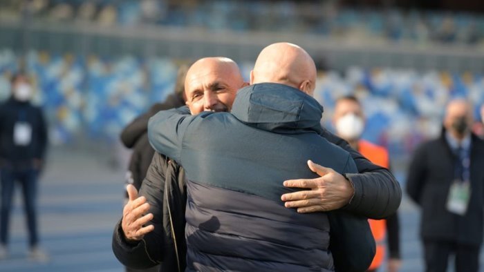 napoli striscione choc spalletti la panda te la restituiamo