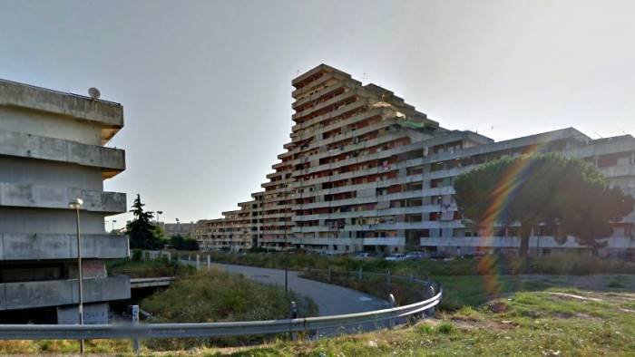 rischio chiusura asilo a scampia manca il personale per pulirlo