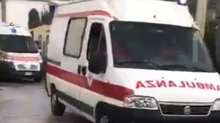 altavilla silentina incidente tra due auto ferita anche una bambina