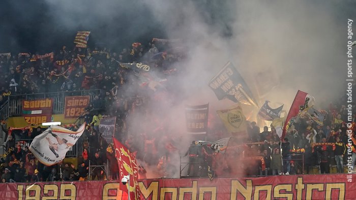 vigilia di benevento pisa la curva sud si raduna per incitare la squadra