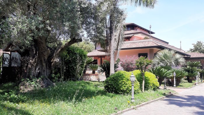 villa confiscata al clan polverino diventa casa della legalita e associazioni