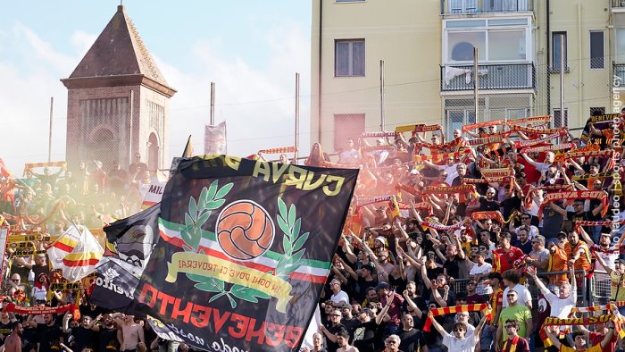 pisa benevento le foto del match giocato all arena garibaldi