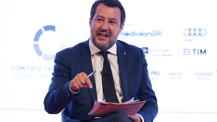 lega salvini se volete far politica senza attacchi fate tessera pd