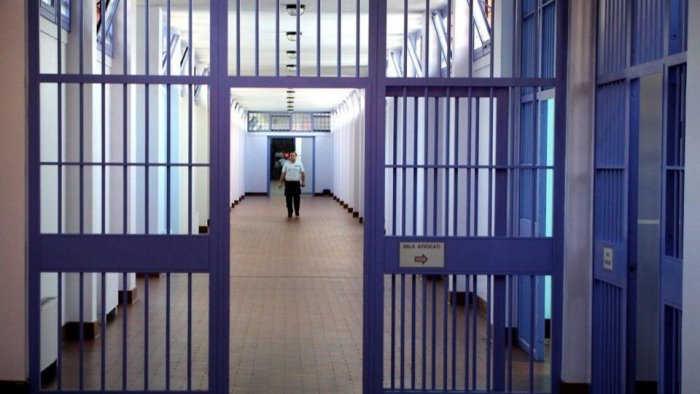 sesso in carcere meglio permessi premio per i detenuti piu meritevoli