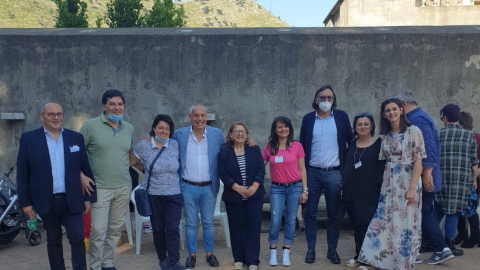 castel san giorgio bagno di folla per l associazione rainbow children