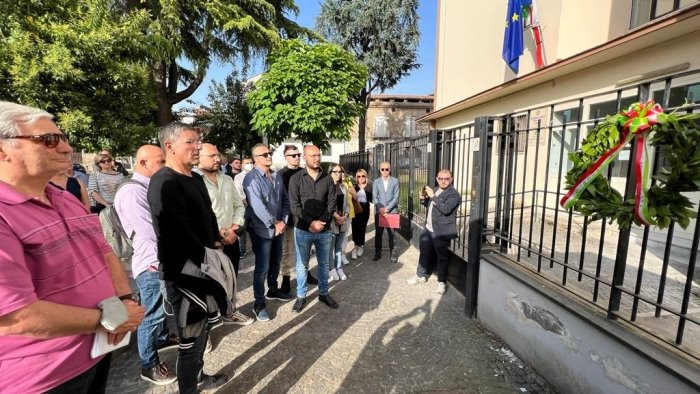 corona della comunita di acerra in piazza falcone e borsellino