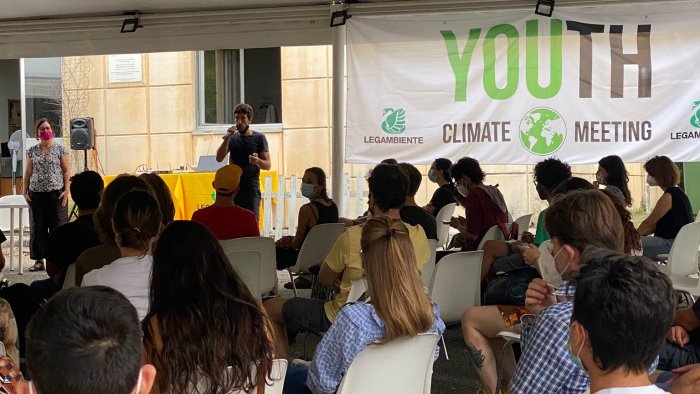 ambiente e confronto 300 giovani a paestum per il youth climate meeting