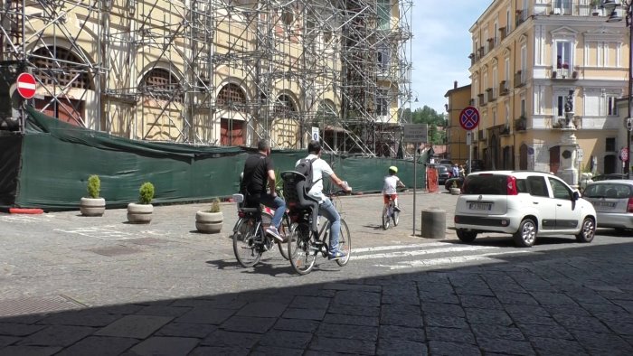 ztl al centro storico falsa partenza servono parcheggi e controlli