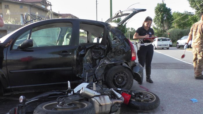 tragico incidente in via sturzo a benevento non ce l ha fatta il centauro