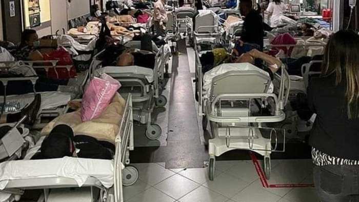 napoli cardarelli caos al pronto soccorso i medici confermano le dimissioni