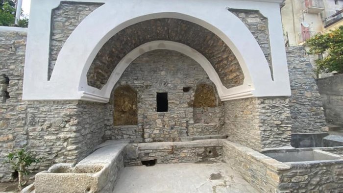 torna all antico splendore la storica fontana medina di casal velino