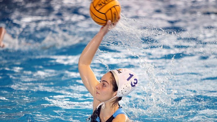 pallanuoto a2 femminile napoli vince il recupero contro cosenza