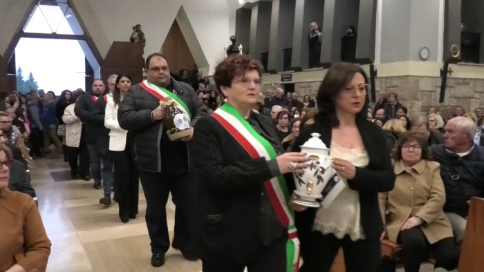 accensione della lampada votiva all incoronata di foggia ariano protagonista