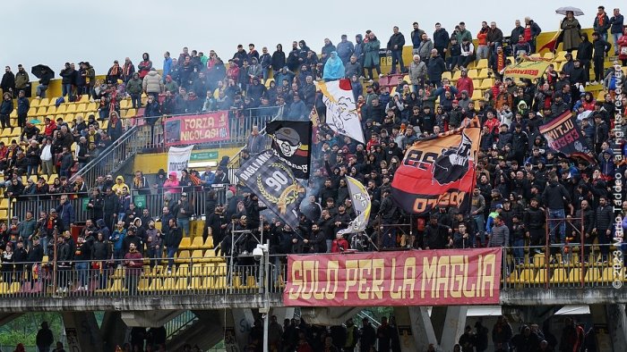 pareggio tra benevento e parma le foto del match