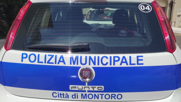 a montoro i vigili urbani scovano i furbetti dei rifiuti sanzioni e denunce